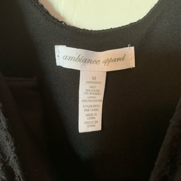 medium black lace dress - Picture 2 of 3